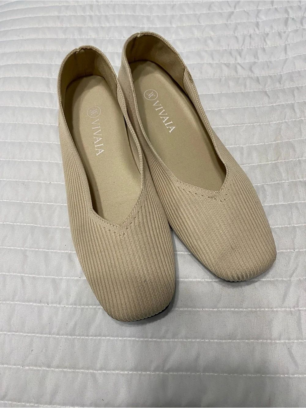 VIVAIA Margot 2.0 V-Cut Beige Flats Women’s Size 40